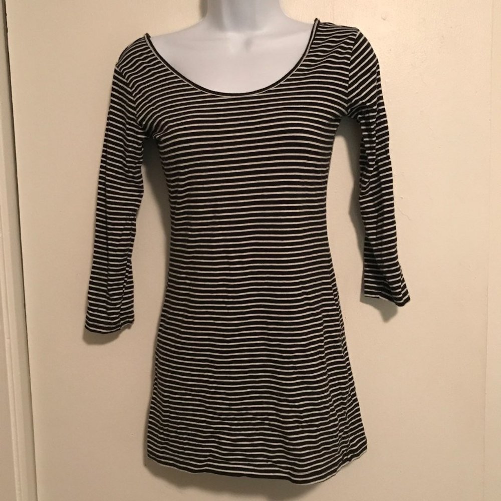 Decree Striped Crew Neck 3/4 Sleeve Tunic Top
